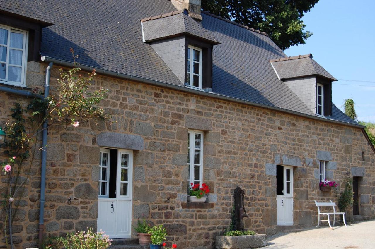 Le Pont St Michel Bed & Breakfast Maen Roch Exterior photo