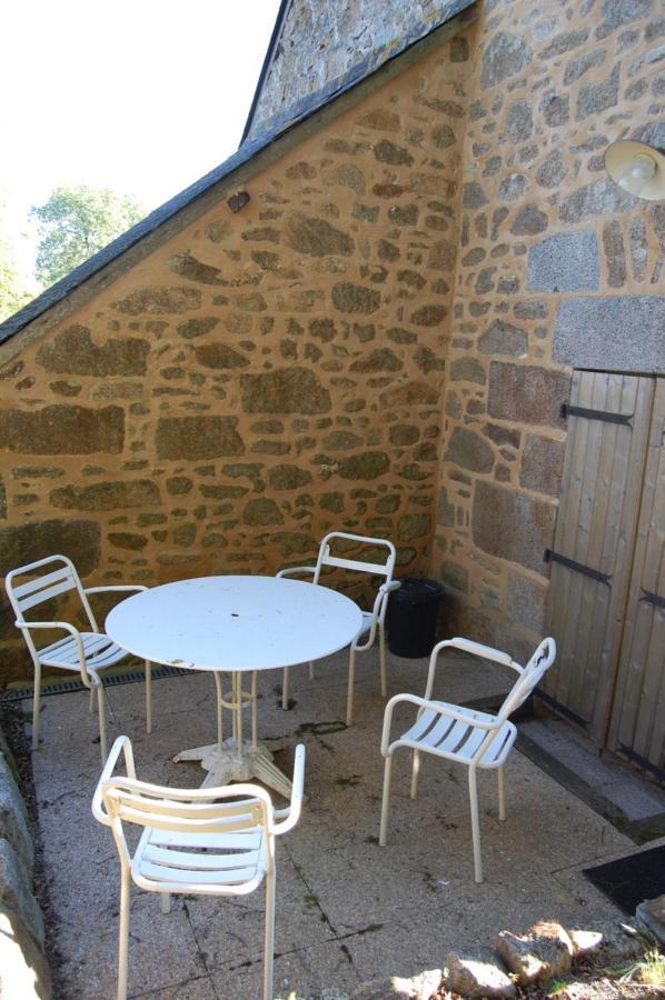 Le Pont St Michel Bed & Breakfast Maen Roch Exterior photo
